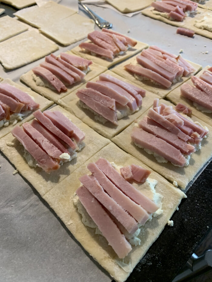 Individual Sound Flat Ham Pies