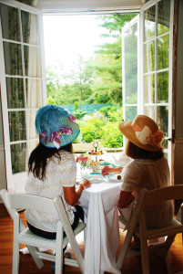 Afternoon tea at the DCA, Allie & Marianne looking to the FG