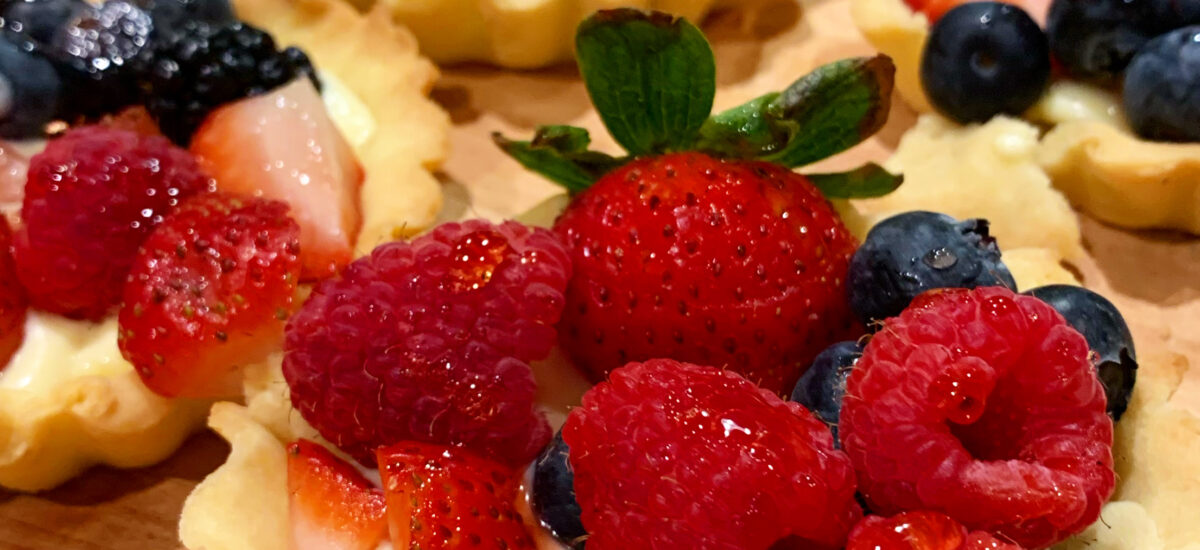 Absolutely Fabulous Fruit Tarts with easy, but totally delicious custard.