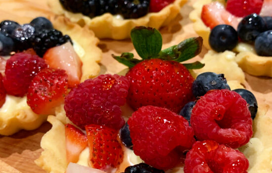 Absolutely Fabulous Fruit Tarts with easy, but totally delicious custard.