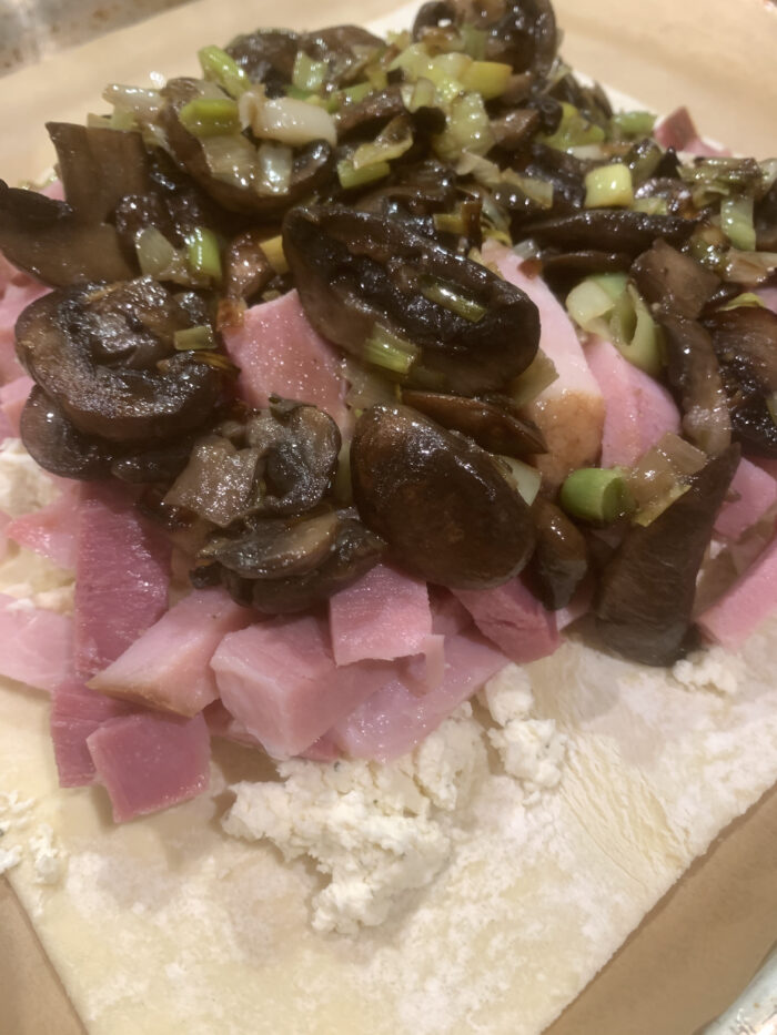 Sound Flat Ham Pie with Leeks and Mushrooms